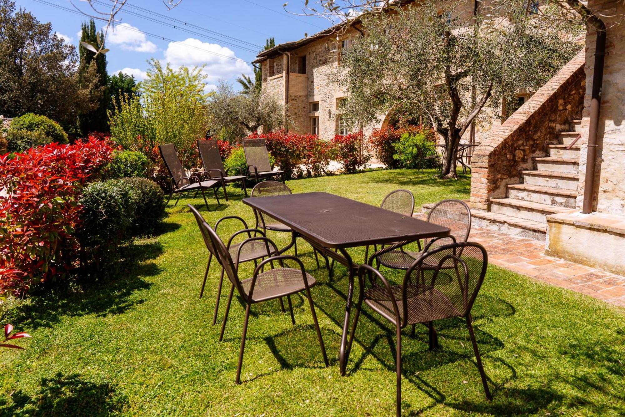 קולה ואל ד'אלזה Villa Le Beringhe - Wine Pool & Relax מראה חיצוני תמונה