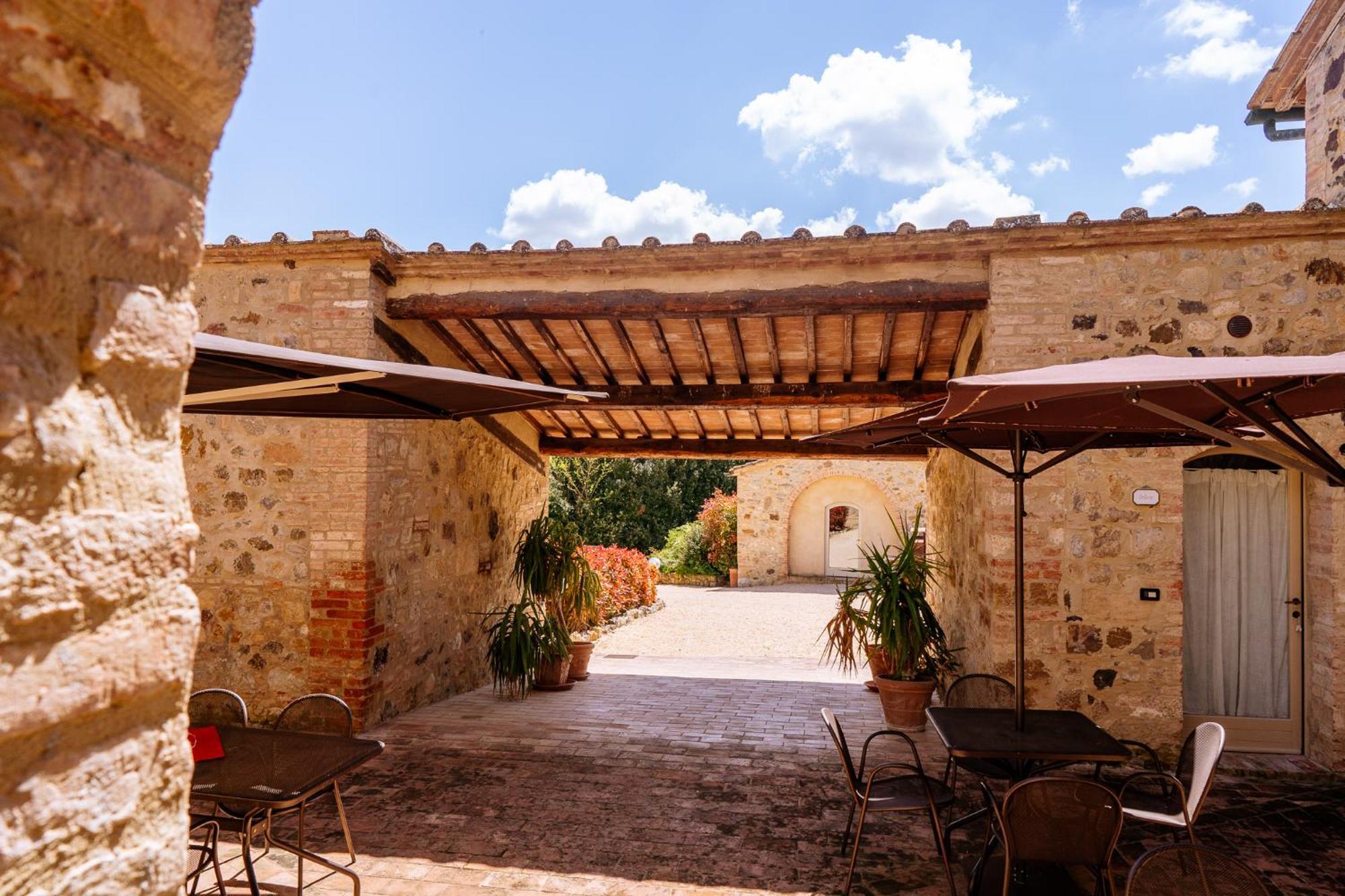 קולה ואל ד'אלזה Villa Le Beringhe - Wine Pool & Relax מראה חיצוני תמונה